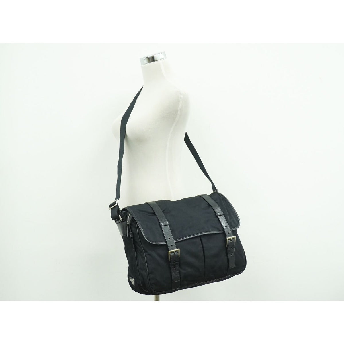 Prada Nylon Shoulder Bag Pochette Black — view 7