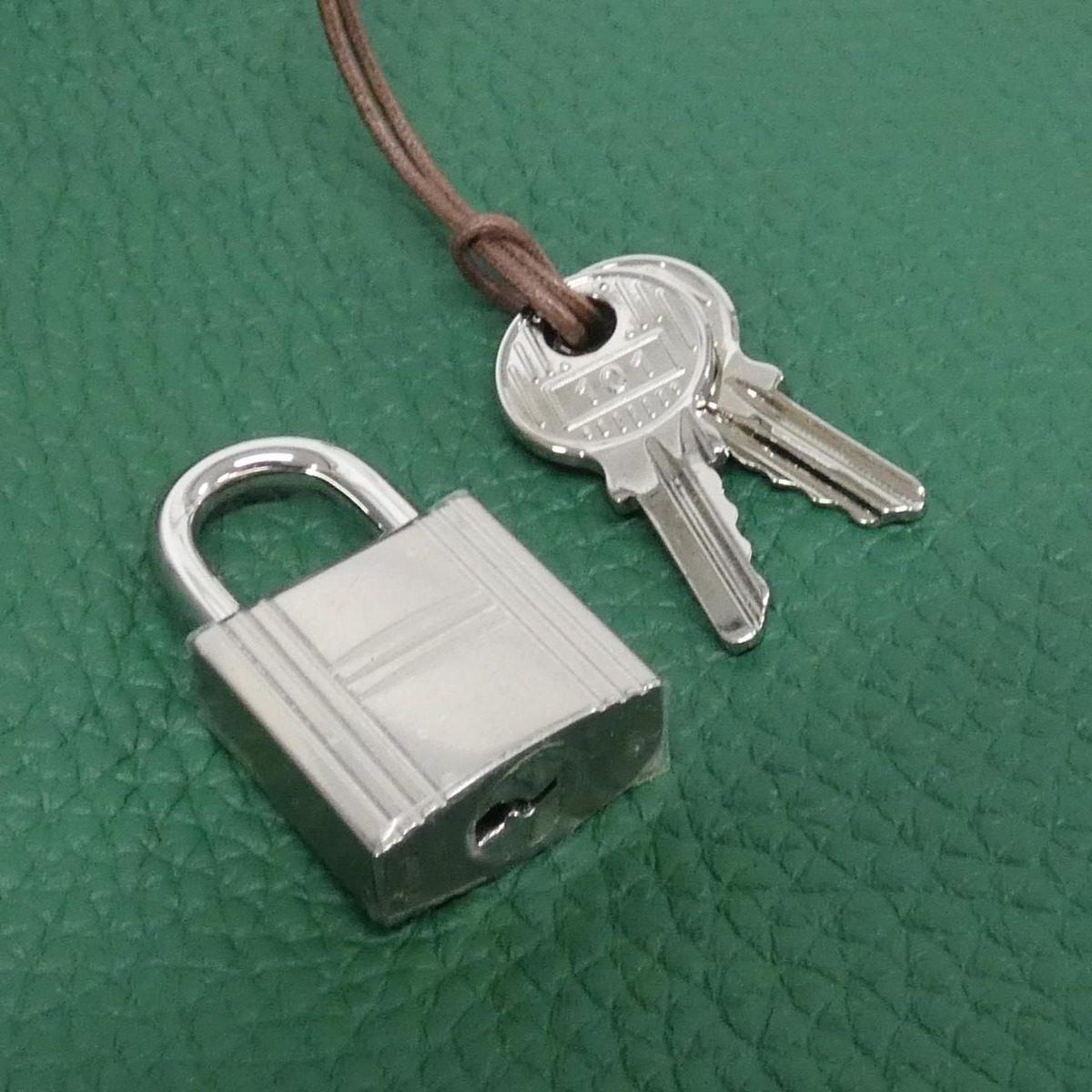 Hermes Picotin Lock MM Bag — view 3