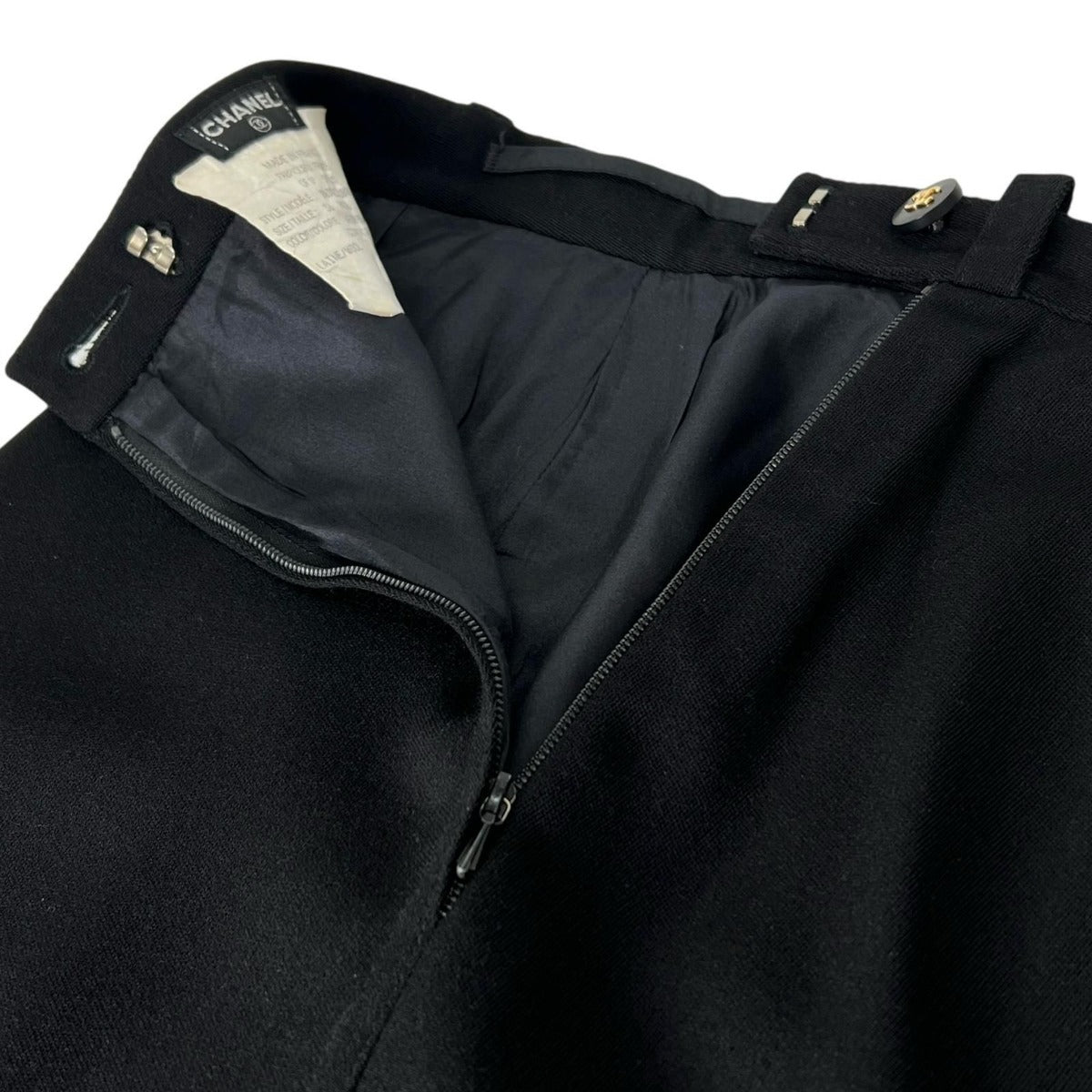 Chanel Vintage Wool Lining Silk CC Logo Button Skirt Black 36 — view 4