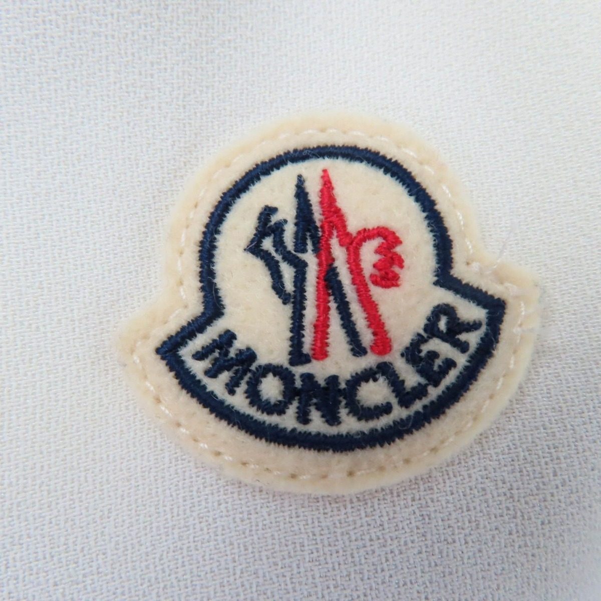 Moncler Camicia Logo Patch with Hood Hoodie Beige Black White 38 — view 5
