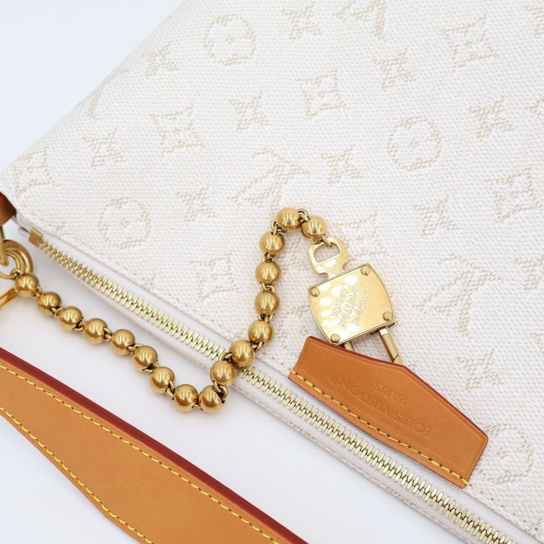 Louis Vuitton Bobo Trunk — view 10