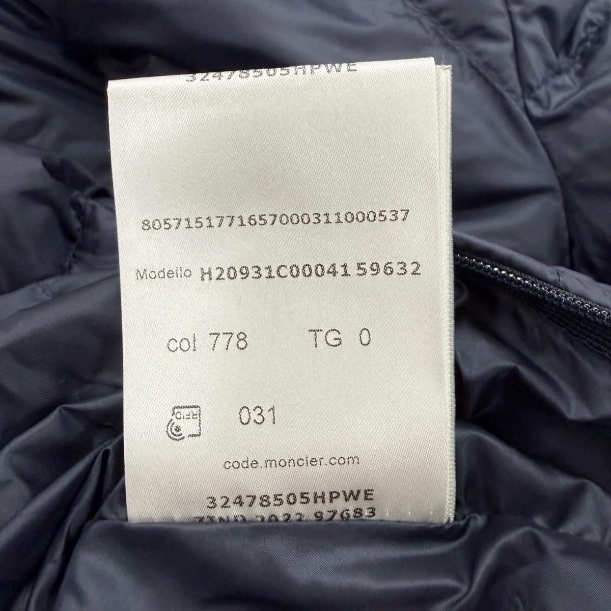 Moncler Evettes Reversible Logo Patch Boa Hooded Belt Down Jacket Coat Navy 0 — view 16