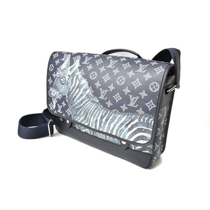 Louis Vuitton Shoulder Bag Messenger GM Chapman Brothers — view 3