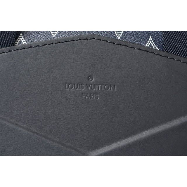 Louis Vuitton Shoulder Bag Messenger GM Chapman Brothers — view 7