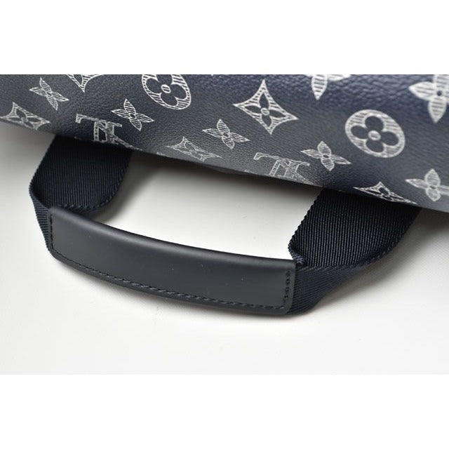 Louis Vuitton Shoulder Bag Messenger GM Chapman Brothers — view 8