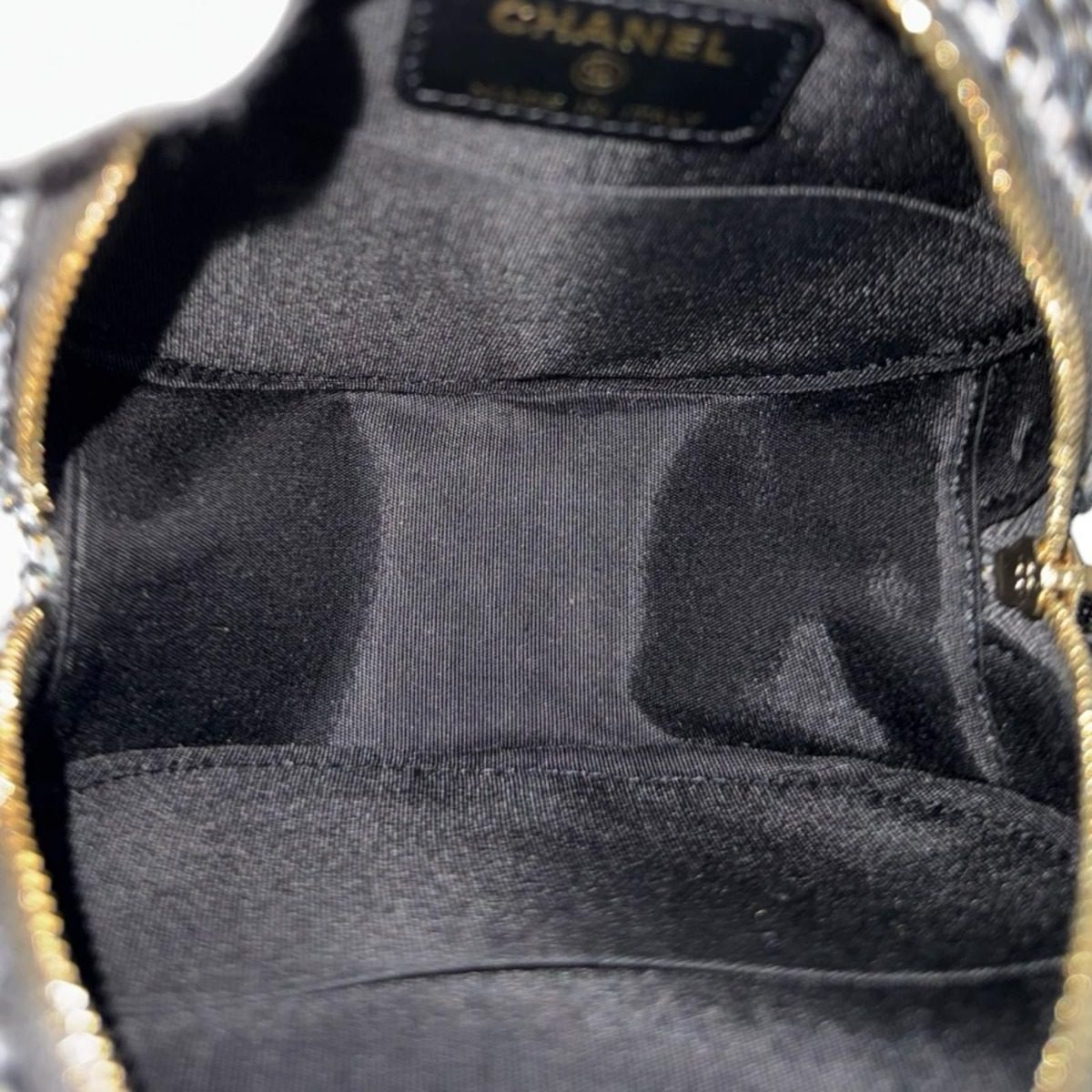 Chanel 19 Shoulder Bag Sequin Silver — view 6