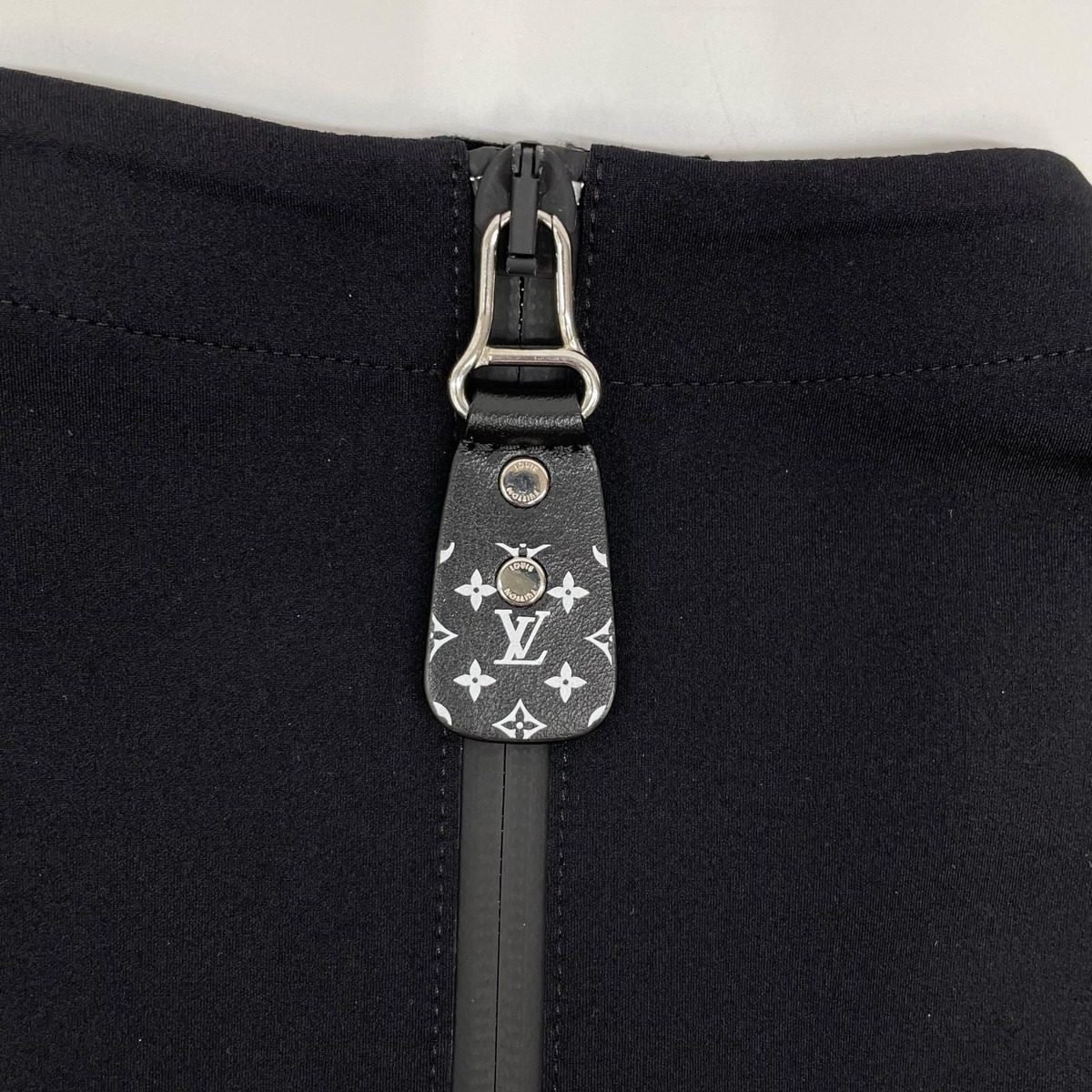 Louis Vuitton Waist Cut Off Bodice 34 Hat — view 6
