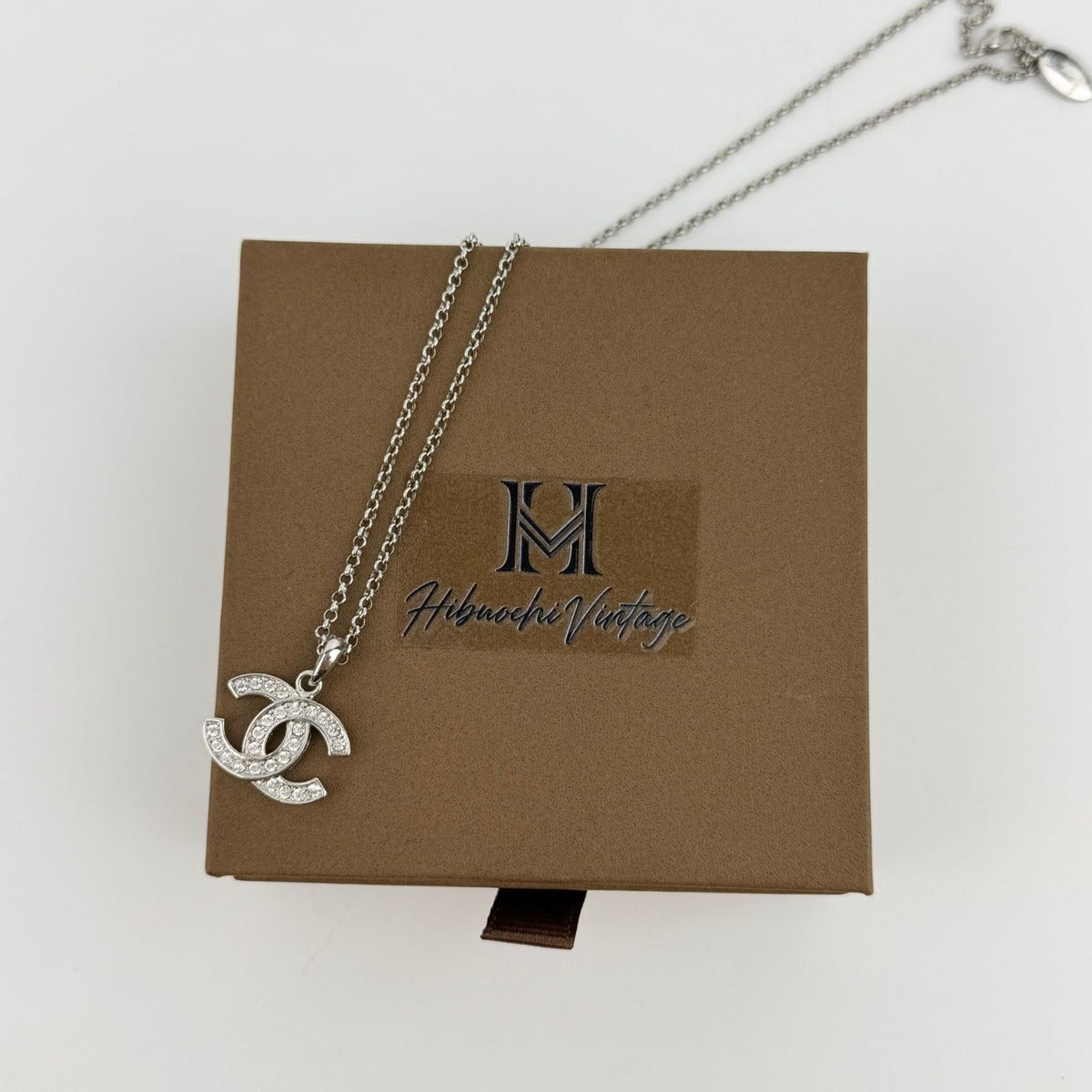 Chanel CC Logo Necklace Vintage — view 2