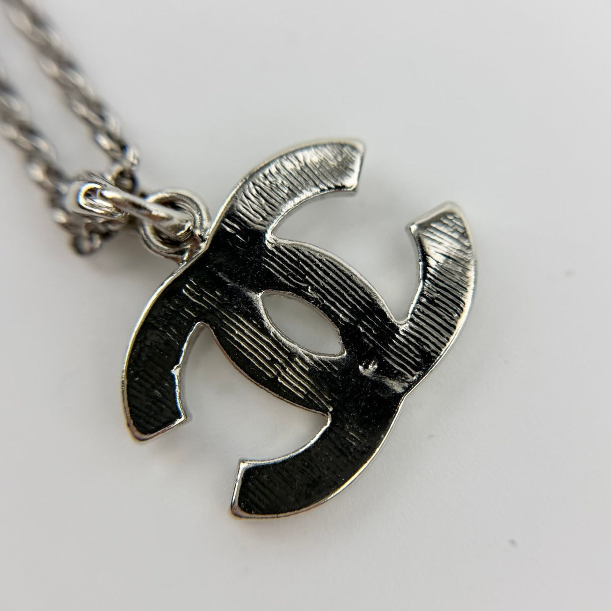 Chanel CC Logo Necklace Vintage — view 6