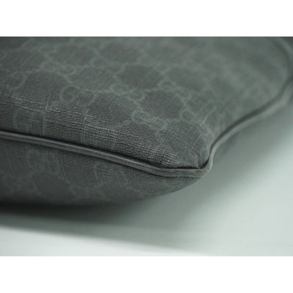 Gucci GG Supreme Shoulder Bag Pochette Black — view 7