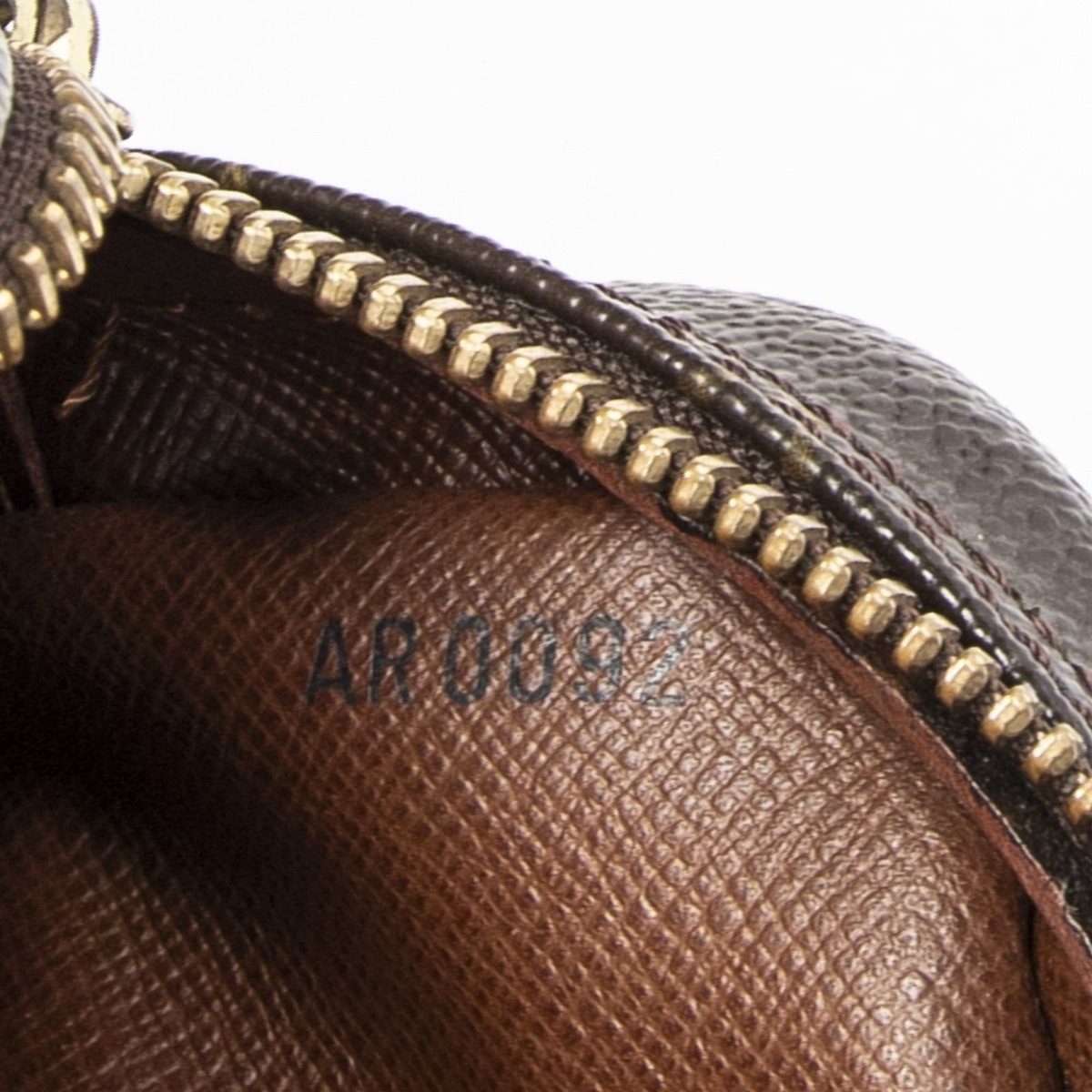 Louis Vuitton Amazon Brown Monogram Canvas Messenger Bag — view 10