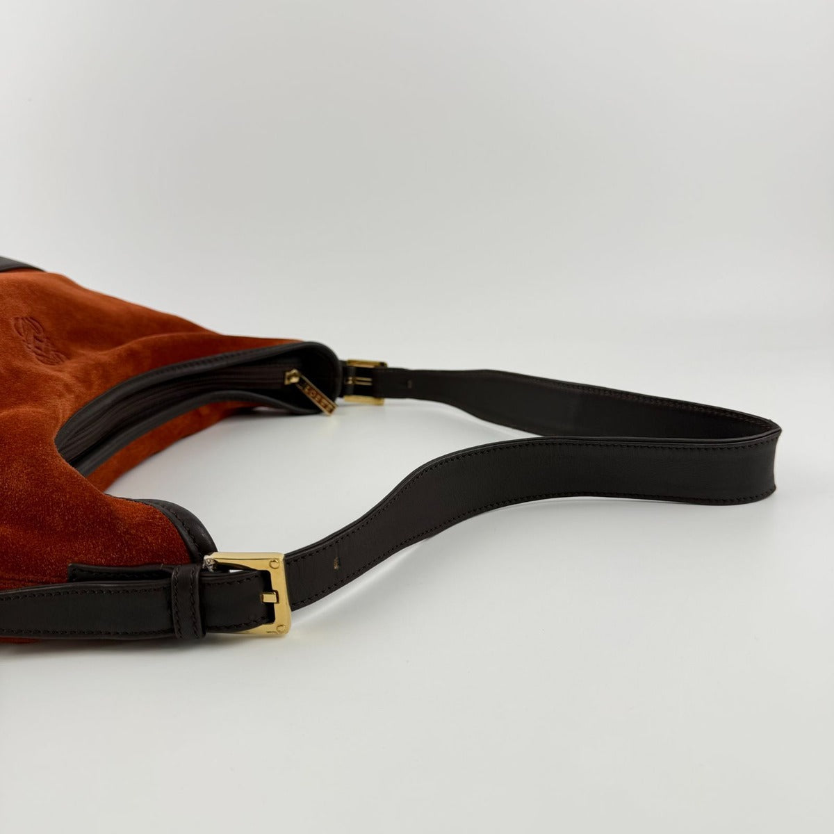 Loewe Anagram Shoulder Bag Red Black Suede Leather Vintage — view 14