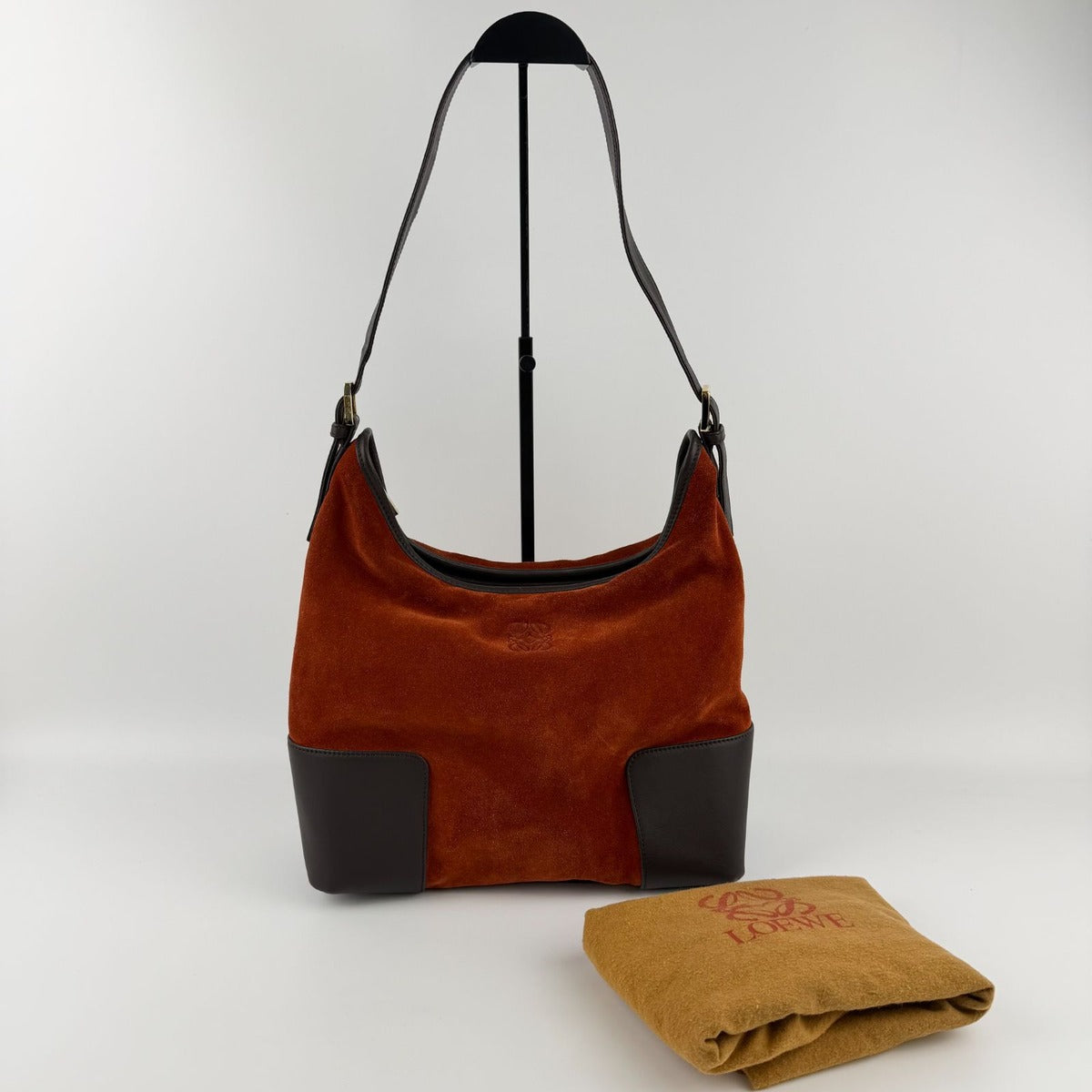 Loewe Anagram Shoulder Bag Red Black Suede Leather Vintage — view 2