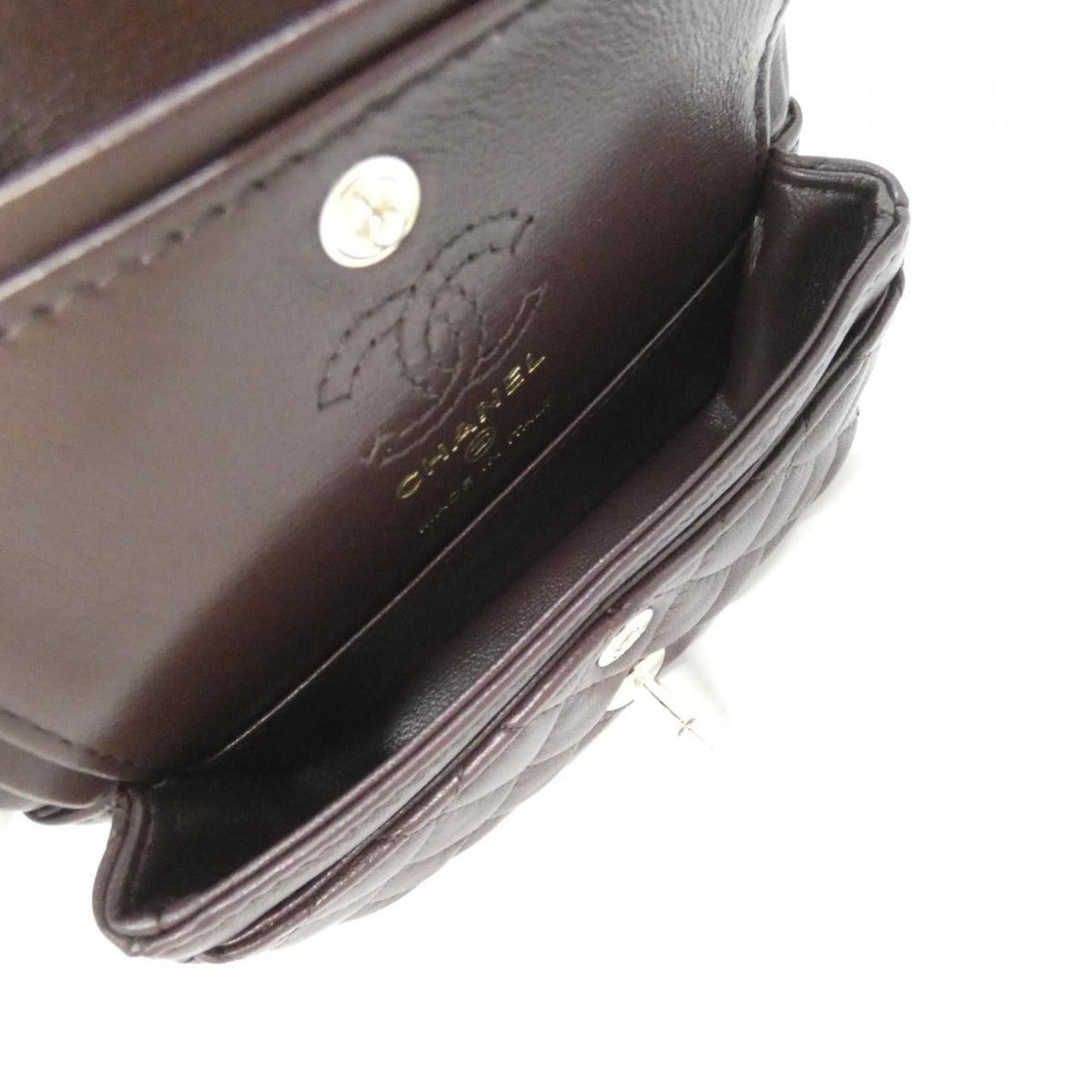 Chanel Bag Charm Brown — view 3