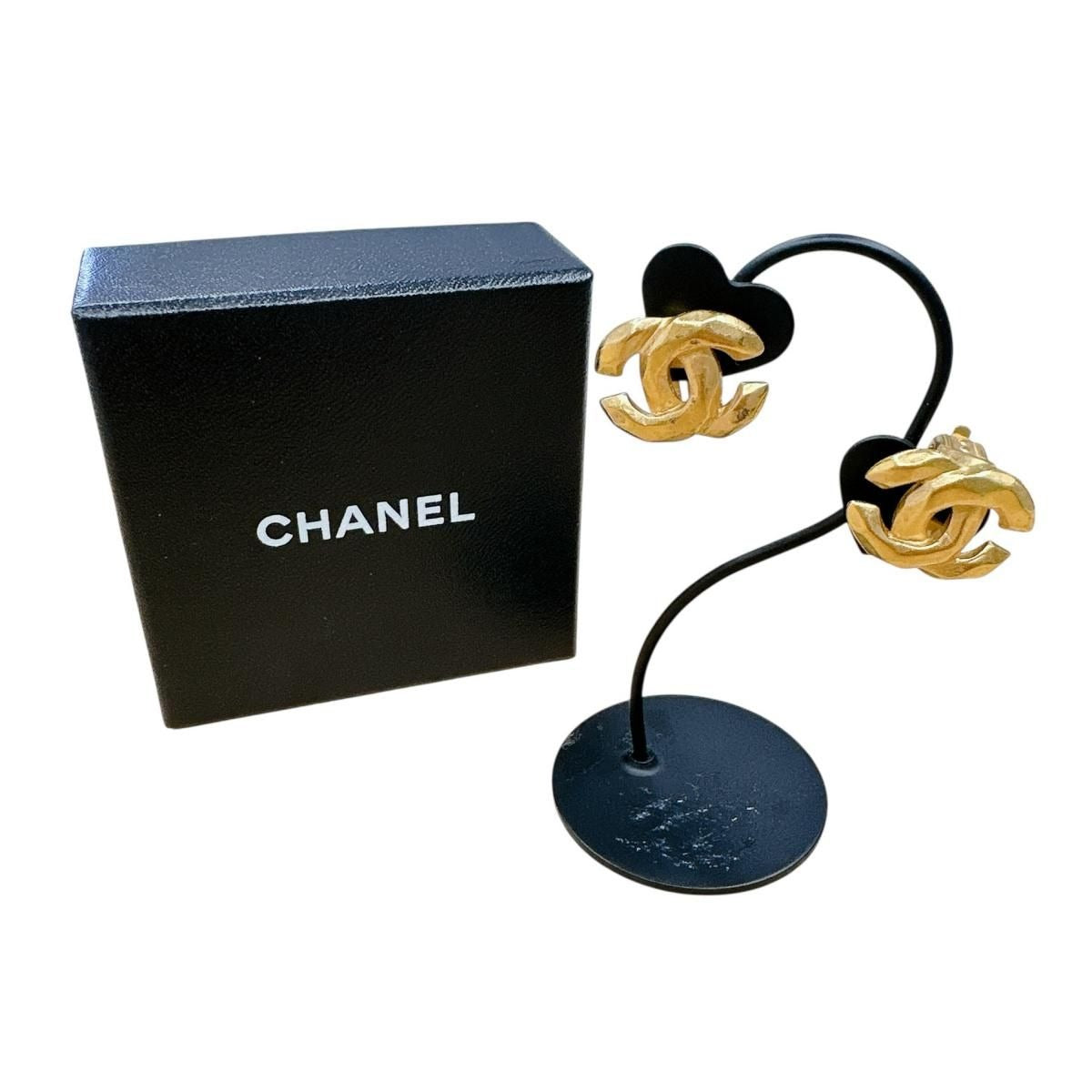 Chanel Vintage Earrings CC Logo Gold