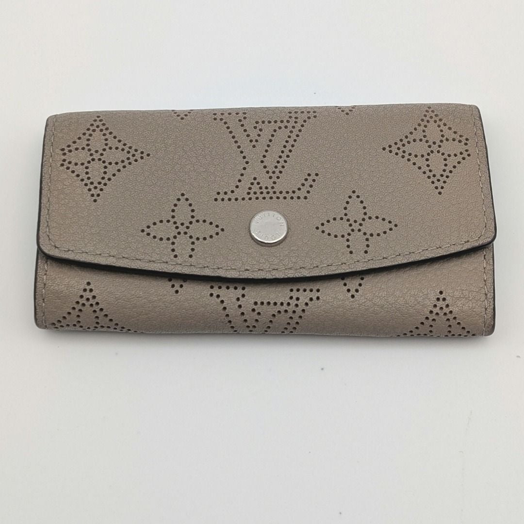Louis Vuitton Multicles 4 Monogram Mahina Key Case Key Holder