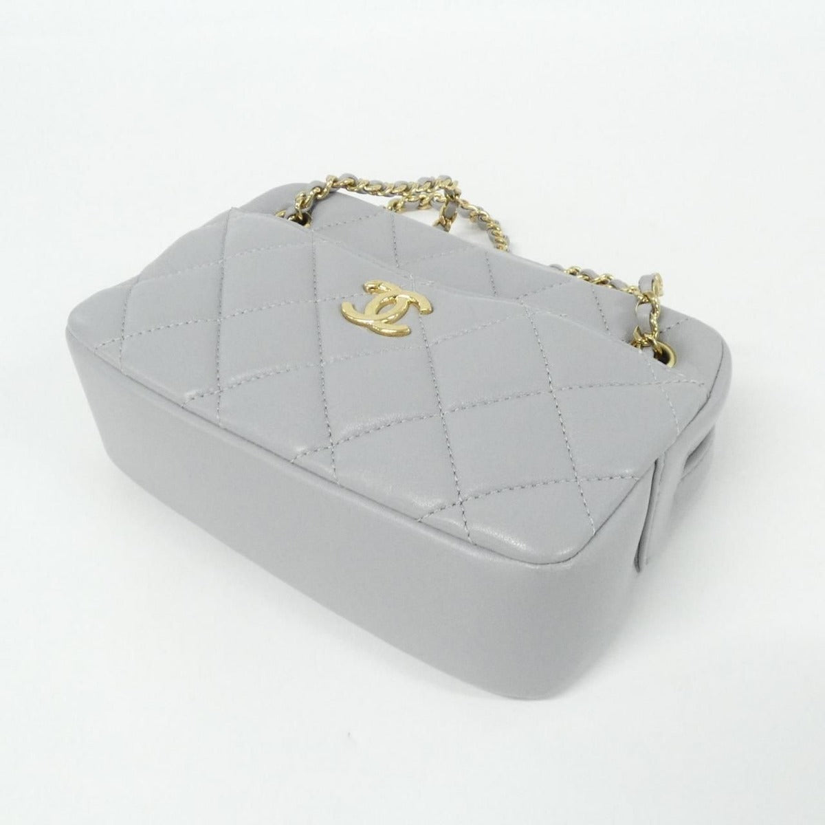 Chanel Shoulder Bag Gold — view 3