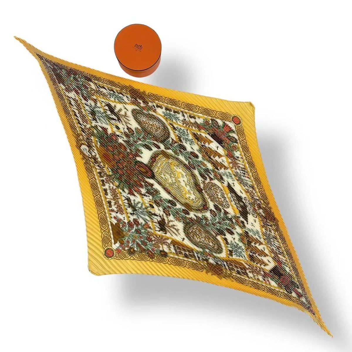 Hermes Scarf Pleated Silk Decoupages Paper Cutting Yellow