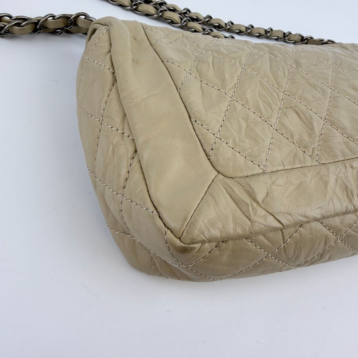 Chanel CC Logo Quilted Chain Shoulder Bag Beige Leather Vintage — view 12