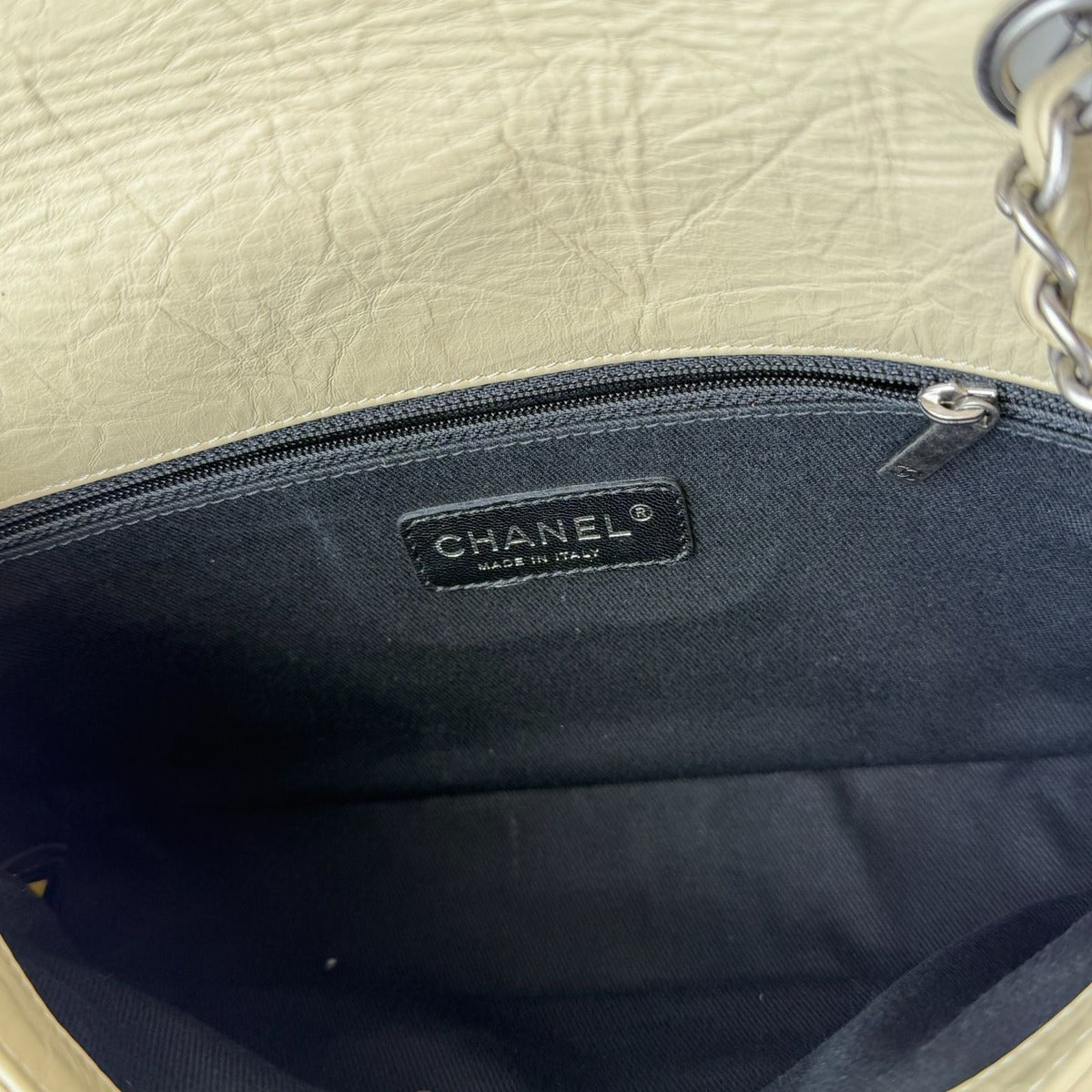 Chanel CC Logo Quilted Chain Shoulder Bag Beige Leather Vintage — view 15