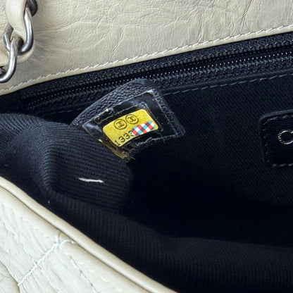 Chanel CC Logo Quilted Chain Shoulder Bag Beige Leather Vintage — view 16