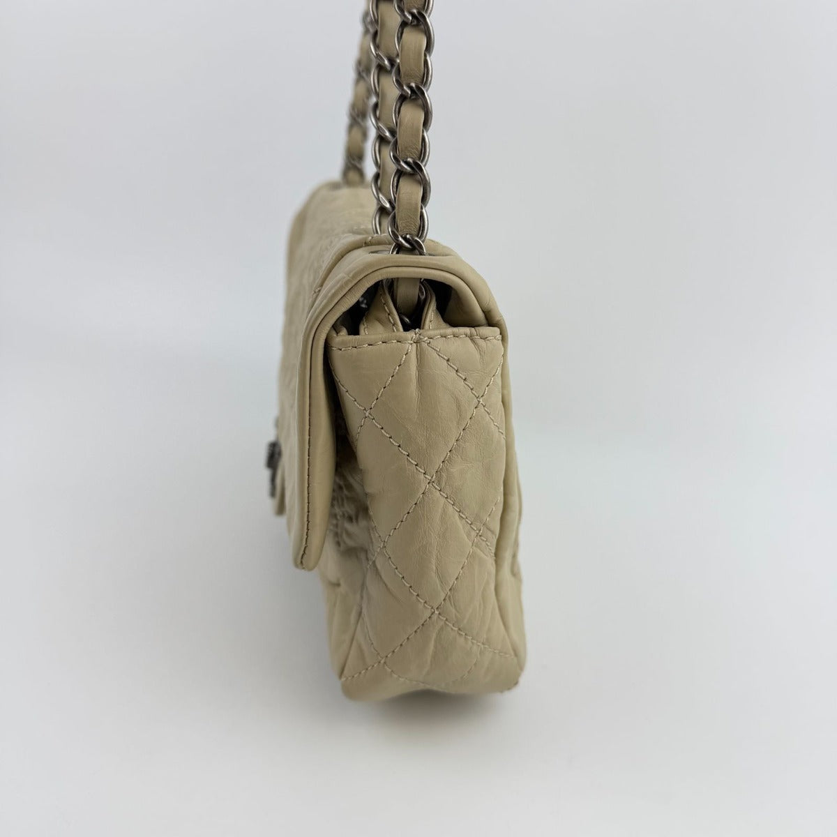 Chanel CC Logo Quilted Chain Shoulder Bag Beige Leather Vintage — view 7