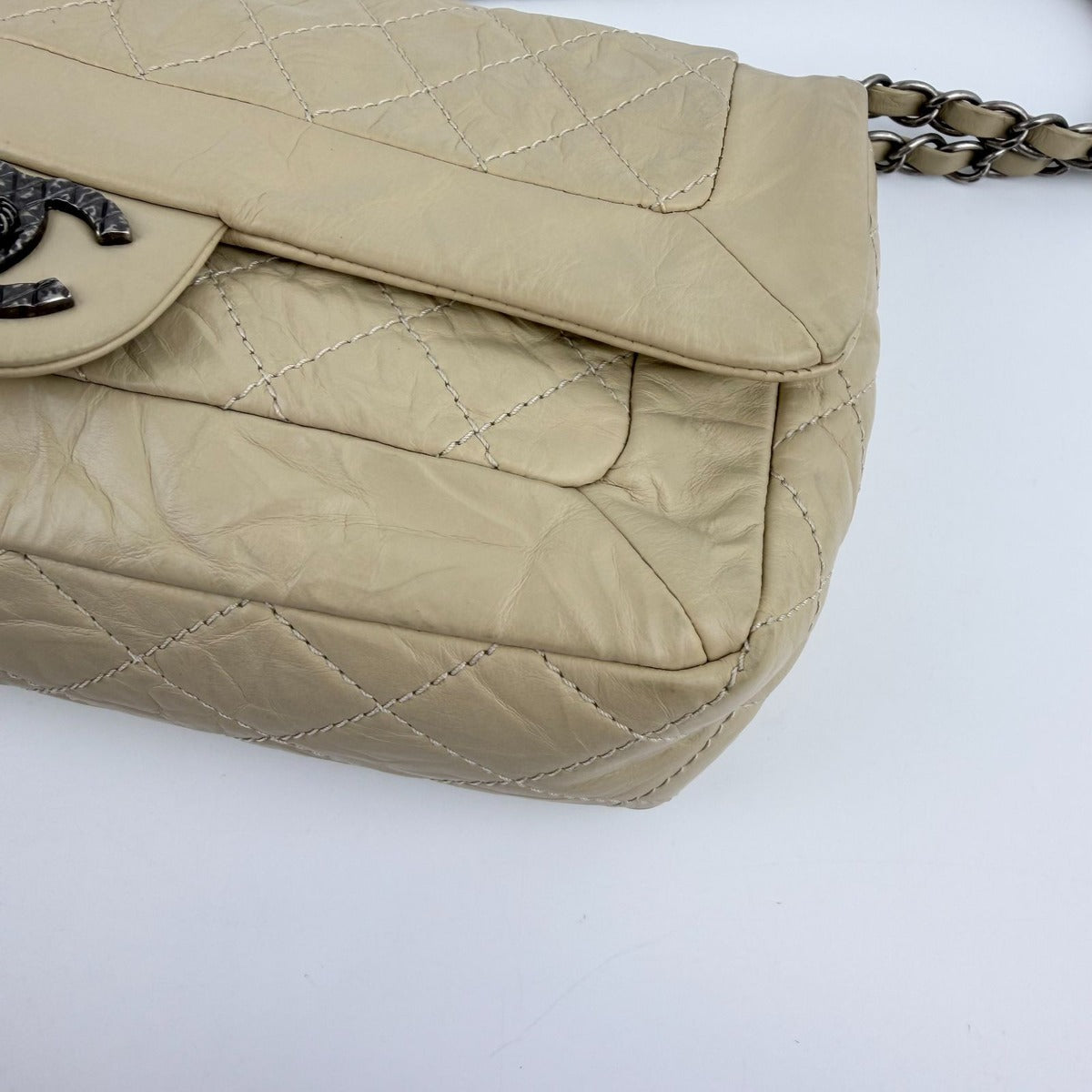 Chanel CC Logo Quilted Chain Shoulder Bag Beige Leather Vintage — view 9