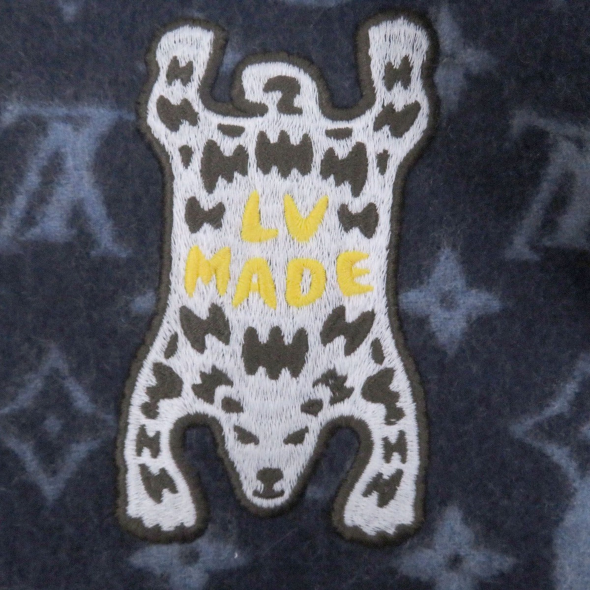 Louis Vuitton Nigo Echarpe Damier Giant Cashmere 100% Patch — view 8