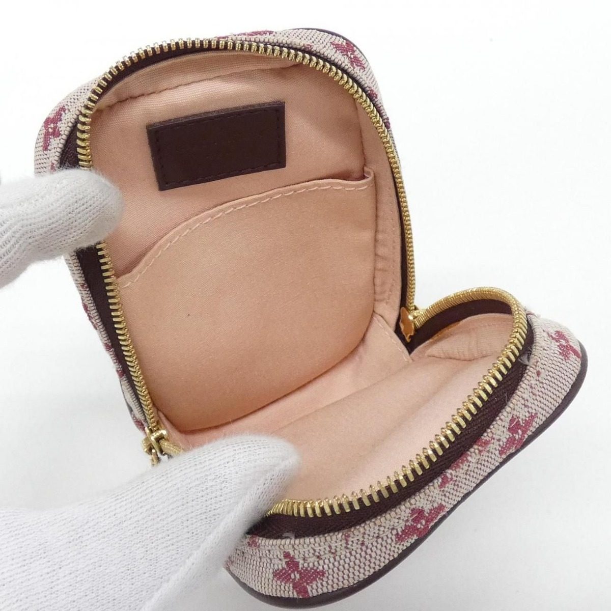 Louis Vuitton Monogram Mini Us Digital Shoulder Bag — view 7
