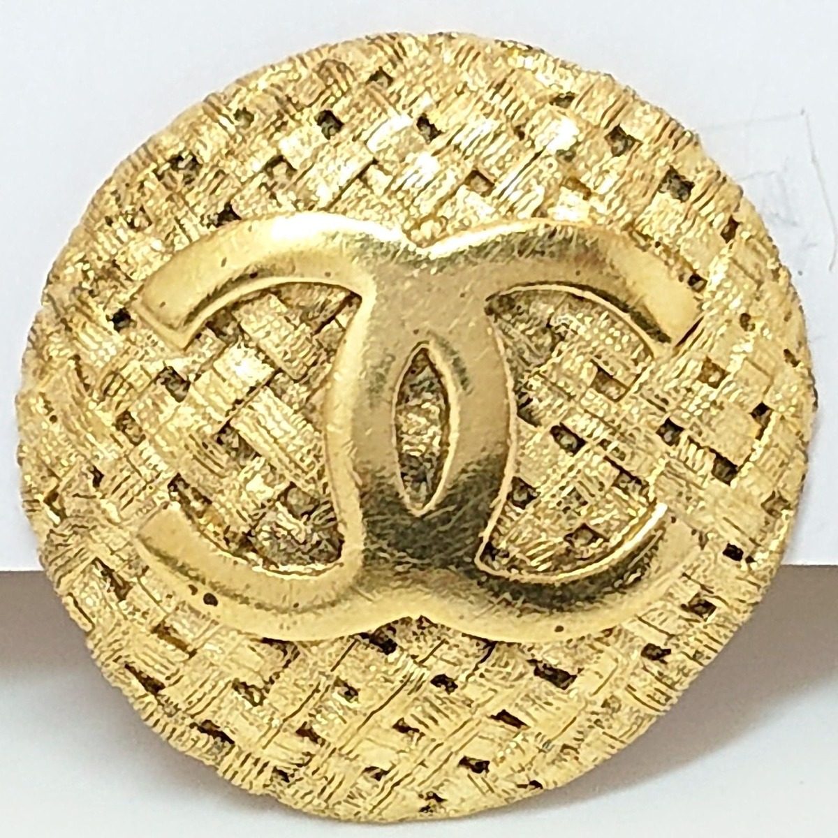 Chanel Vintage Earrings CC Logo Gold 29 — view 4
