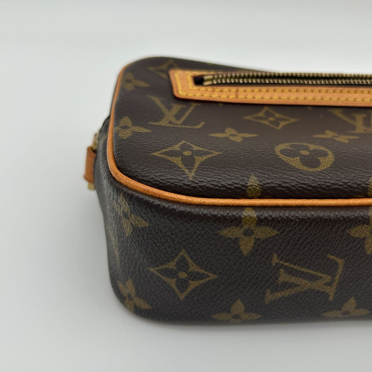 Louis Vuitton Monogram Pochette Cite — view 15
