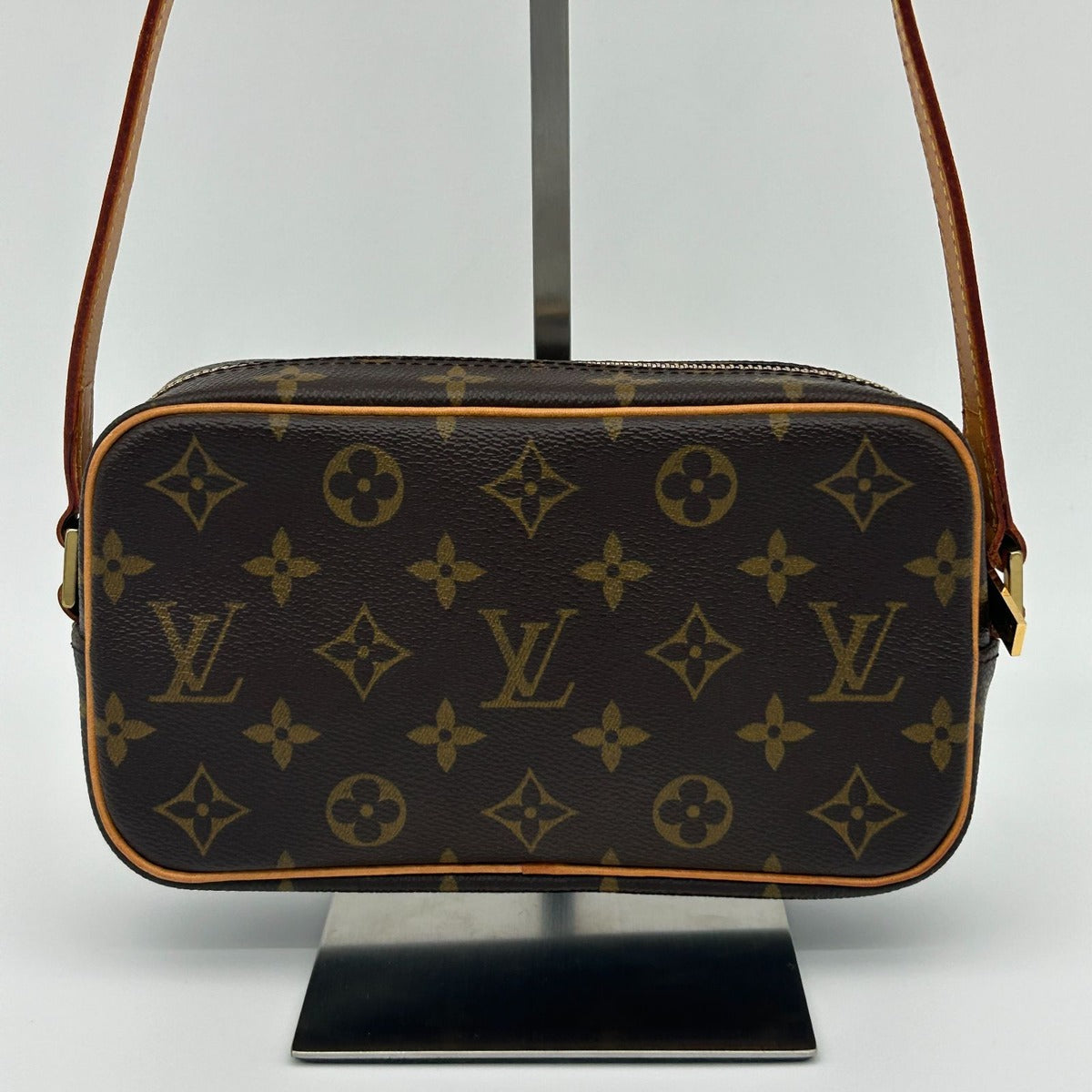 Louis Vuitton Monogram Pochette Cite — view 4