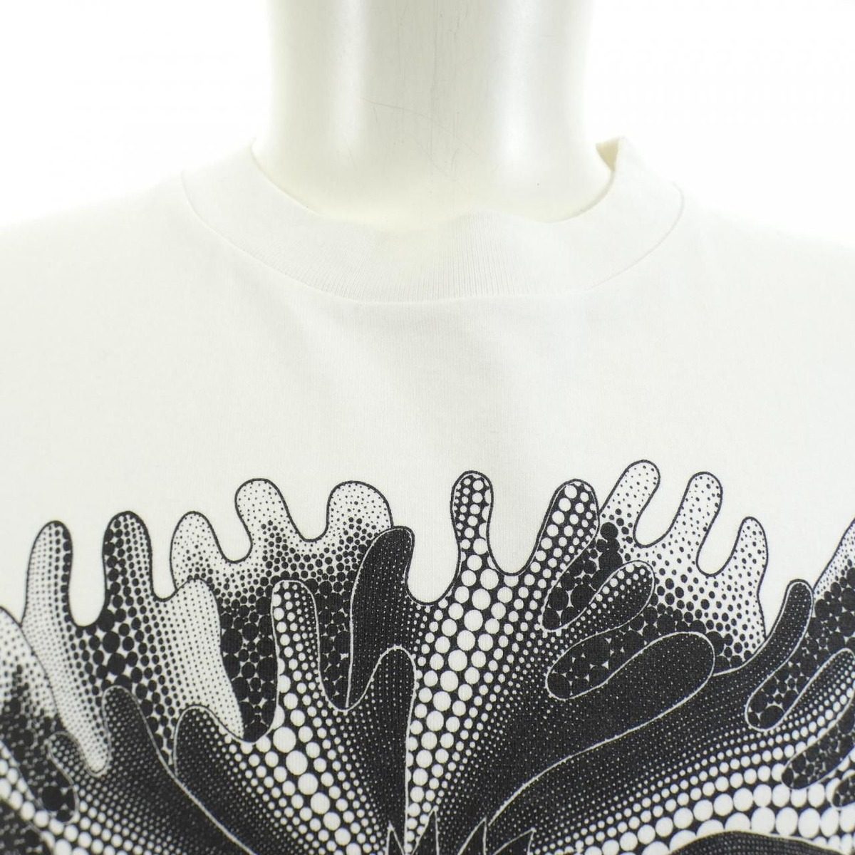Louis Vuitton LV Yk Psychedelic Flower-regular-T-Shirt Yayoi Kusama — view 5