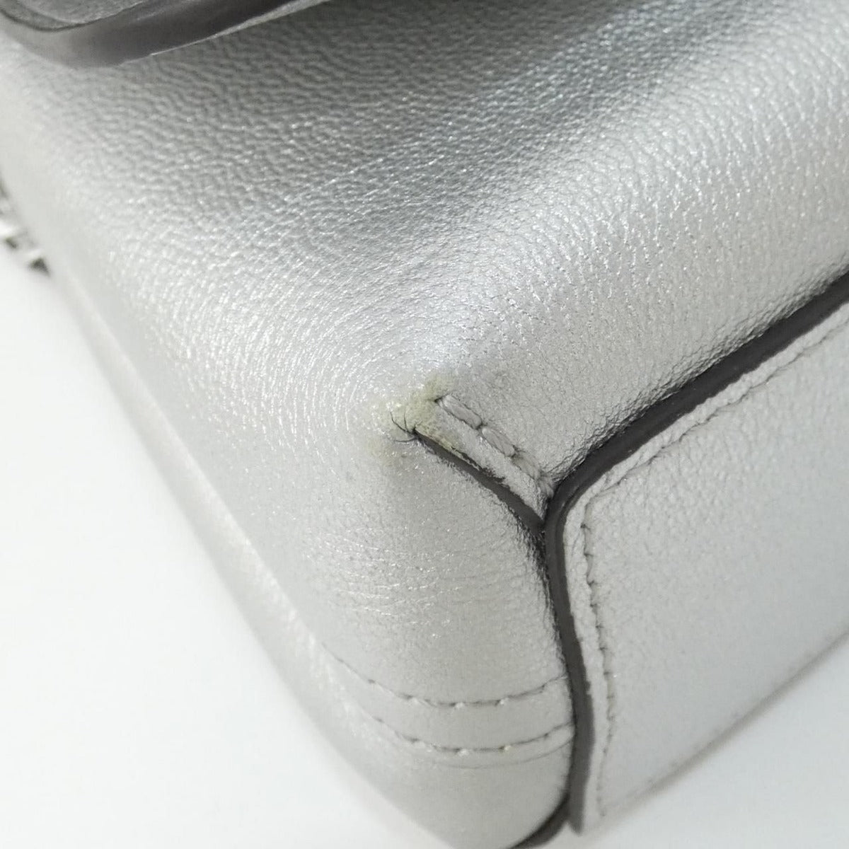 Louis Vuitton Very Chain Shoulder Bag — view 3