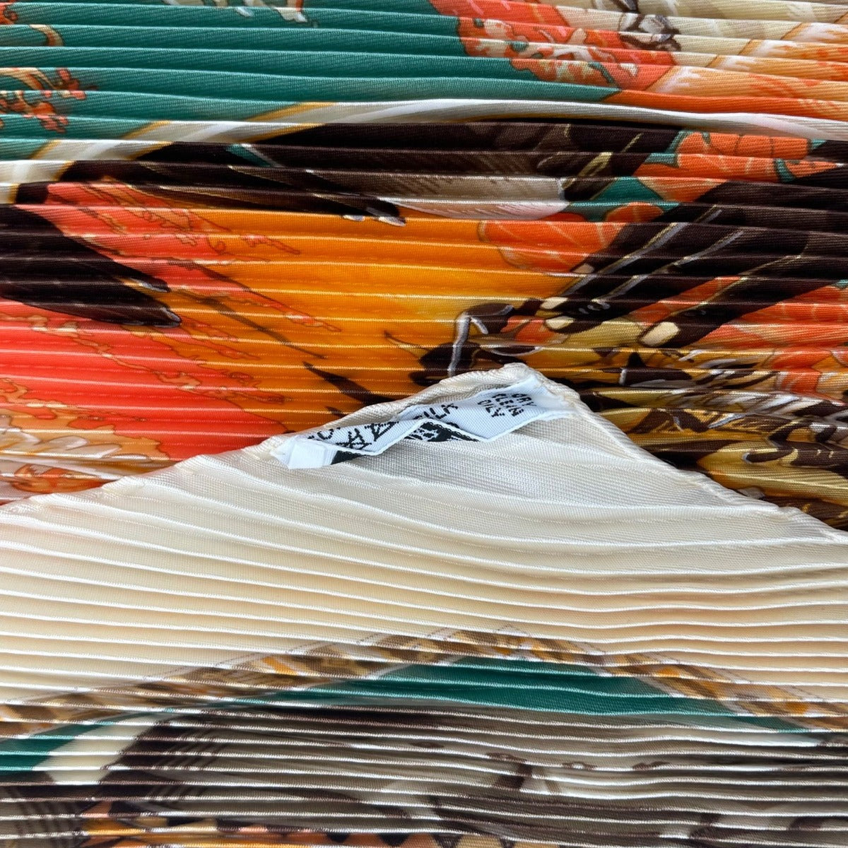 Hermes Scarf Pleats Au Son du Tam to the Sound of Silk Beige — view 6