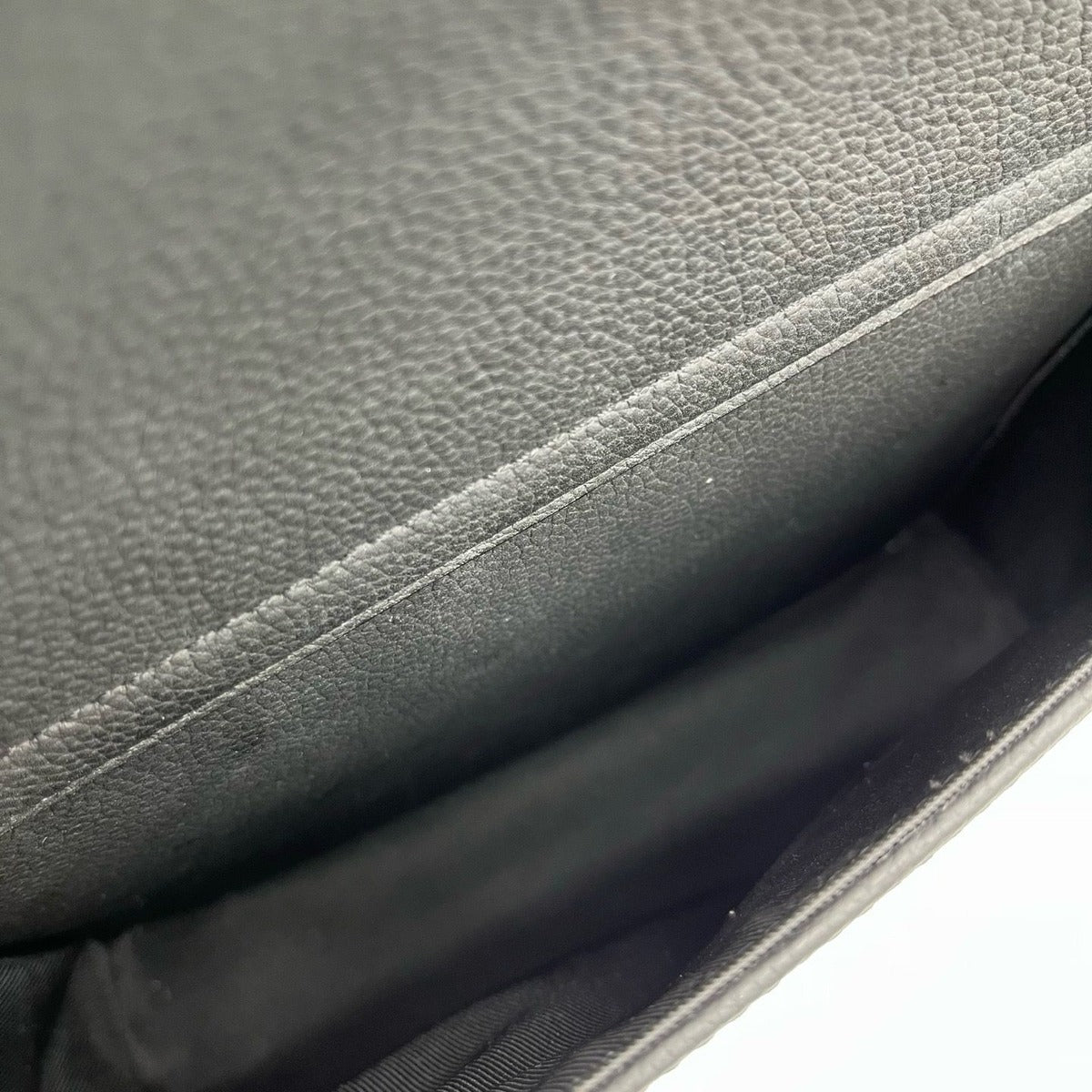 Louis Vuitton LV Aerogram Pilot Sling Bag Leather Noir Black — view 14