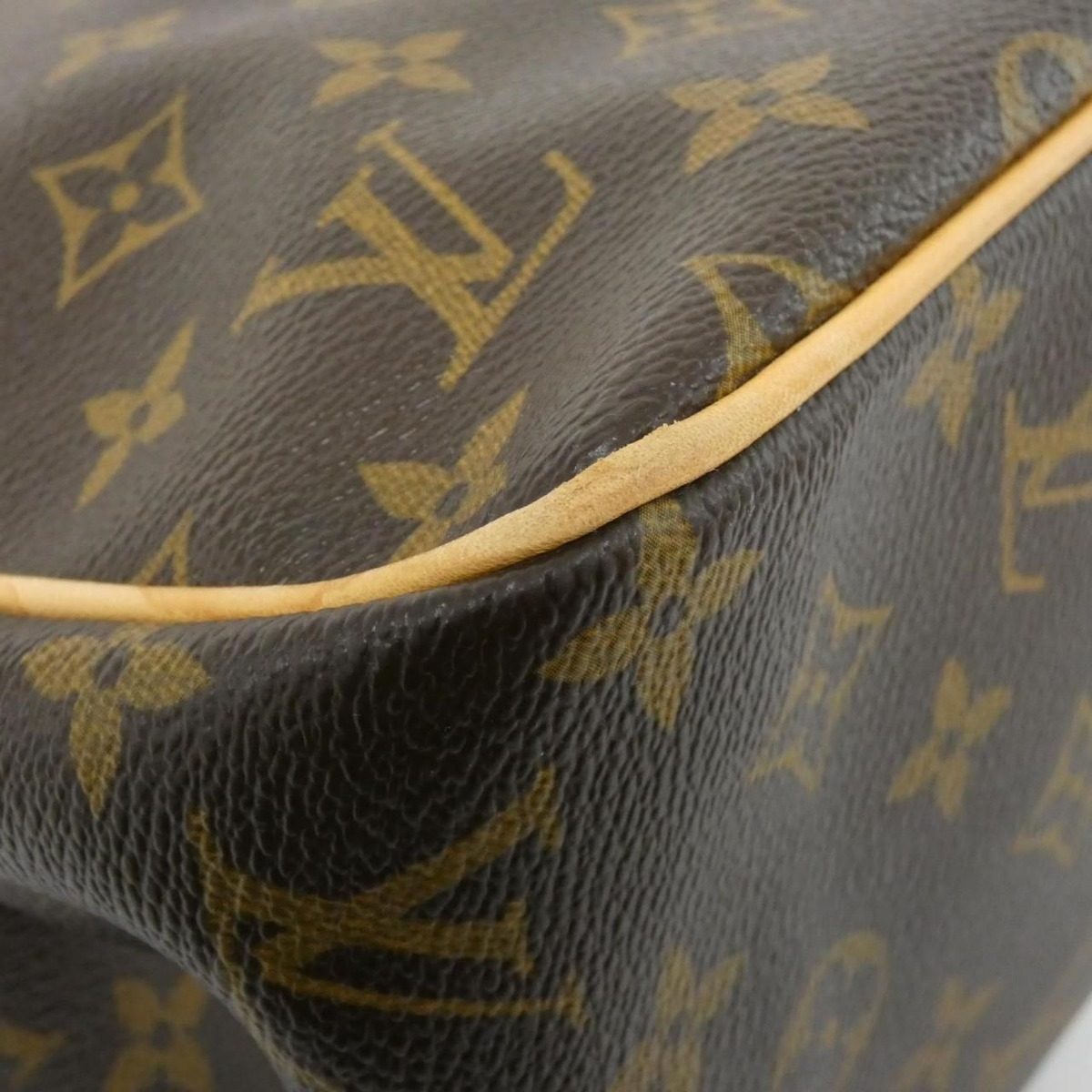 Louis Vuitton Monogram Batignolles Vertical Shoulder Bag — view 3