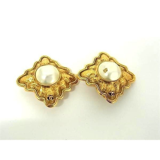 Chanel Coco Mark Gold Metal Faux Pearl Clip-on