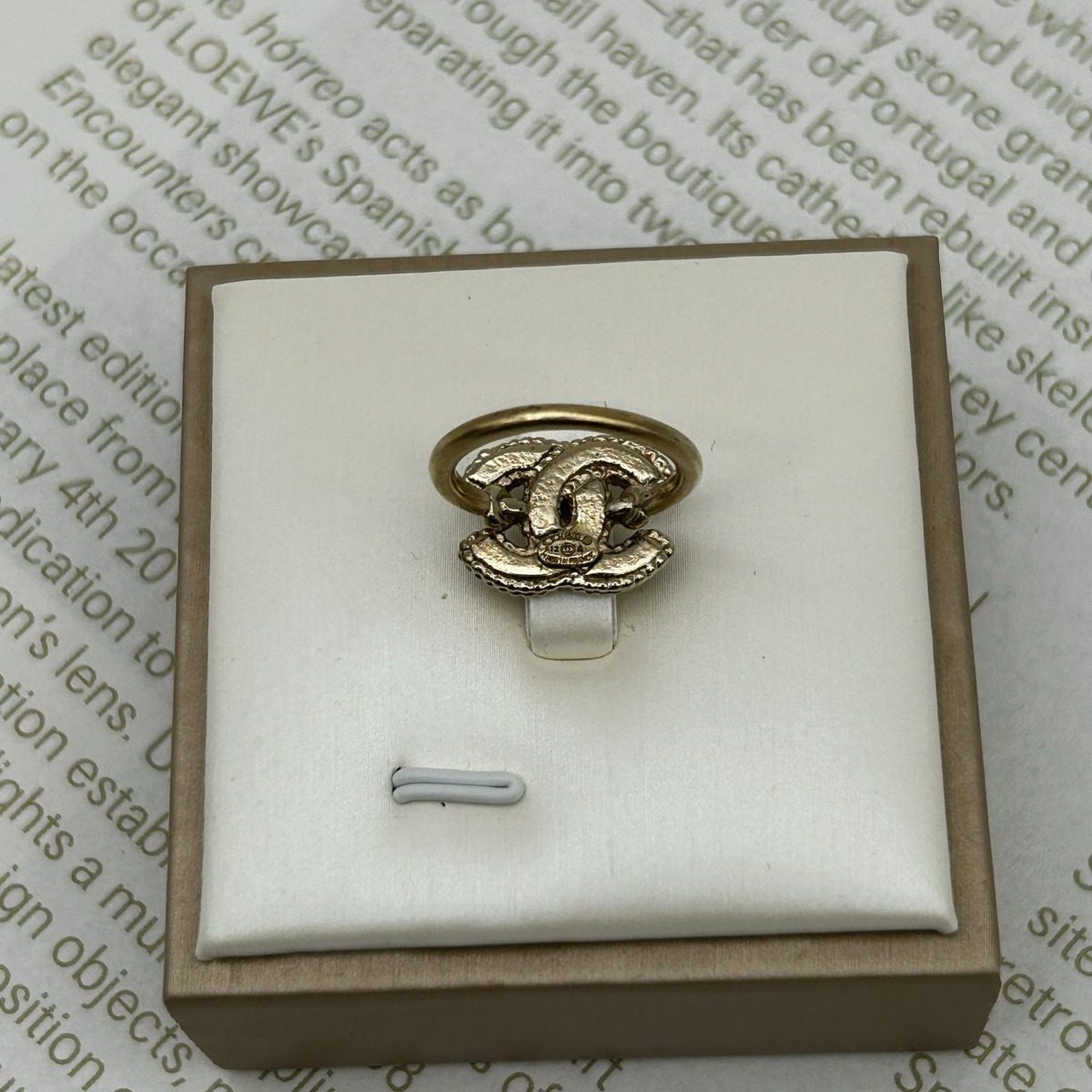 Chanel Light Togo CC Logo Pearl Decorative Ring — view 7