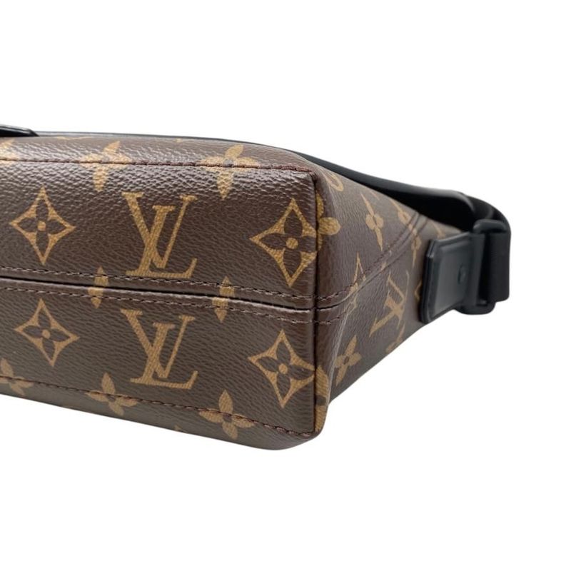 Louis Vuitton Shoulder Bag Magnetic Messenger M45557 Monogram Macassar Louis