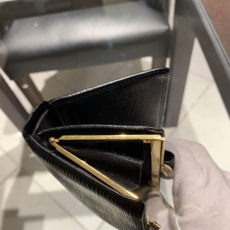 ◎authentic Louis Vuitton Epi Bifold Compact Wallet