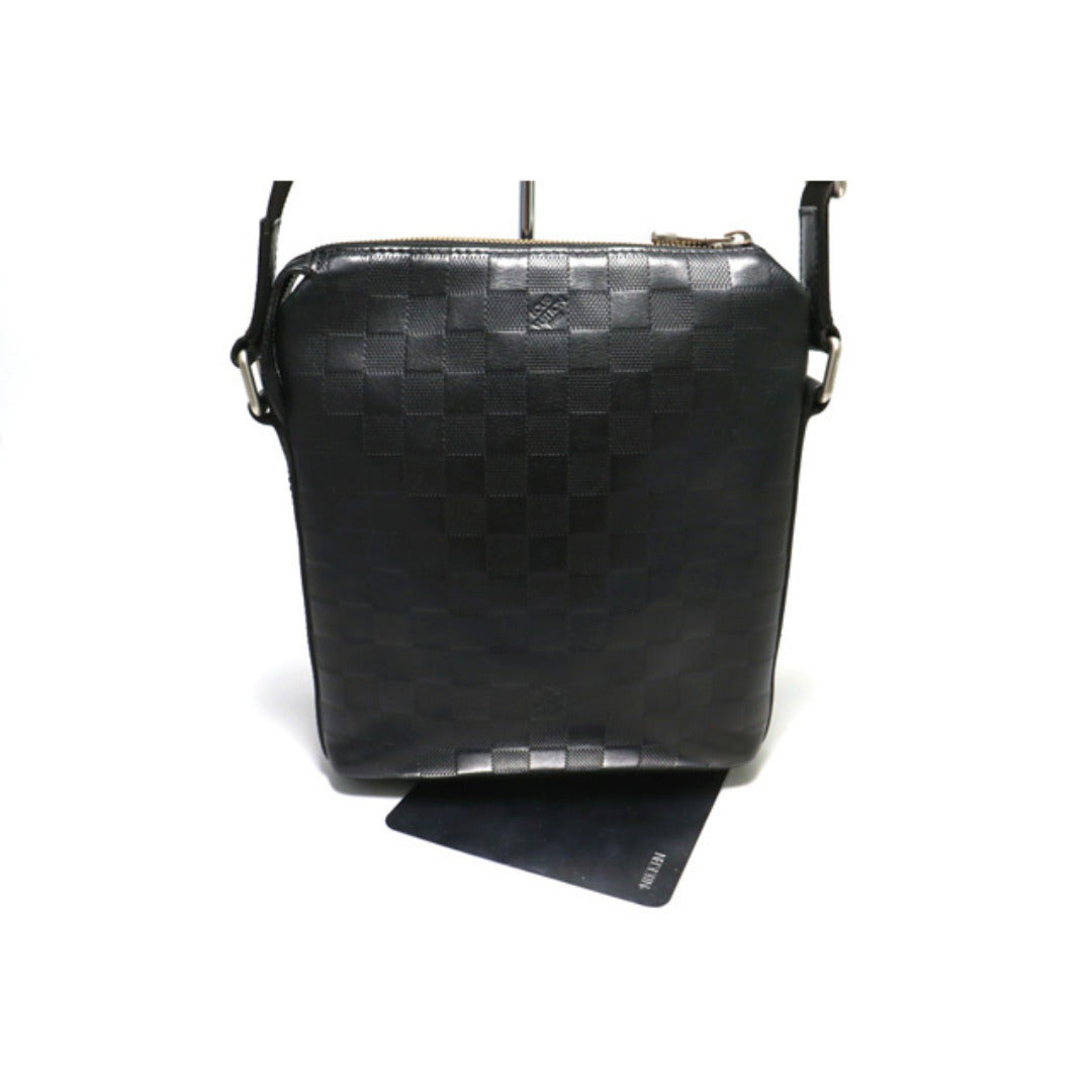 Louis Vuitton Discovery Messenger BB
