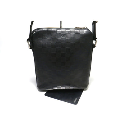 Louis Vuitton Discovery Messenger BB