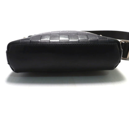 Louis Vuitton Discovery Messenger BB