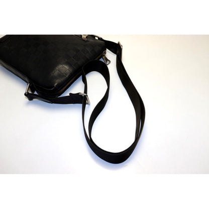 Louis Vuitton Discovery Messenger BB