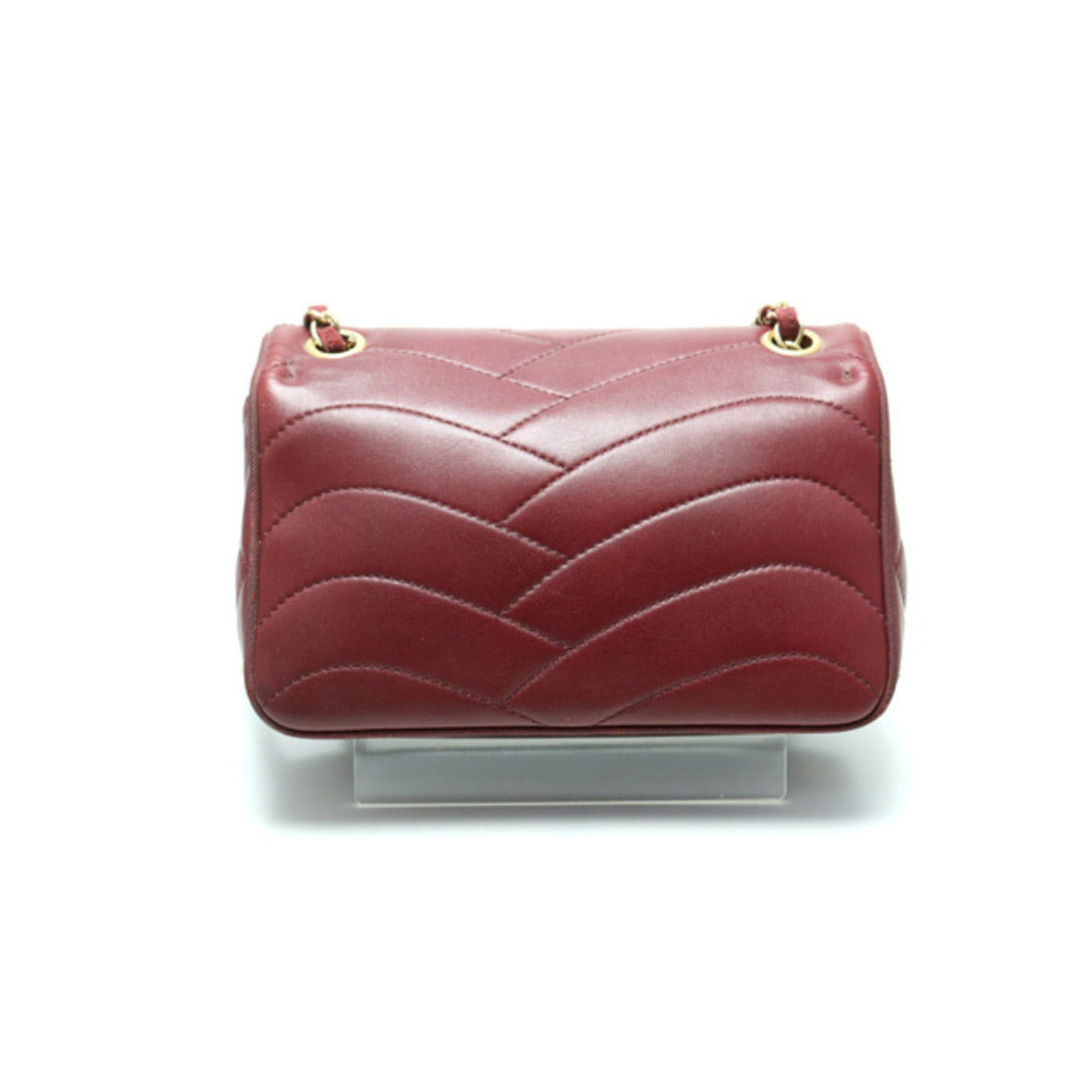 Chanel Wave Stitch Push Lock GD Metal Fittings