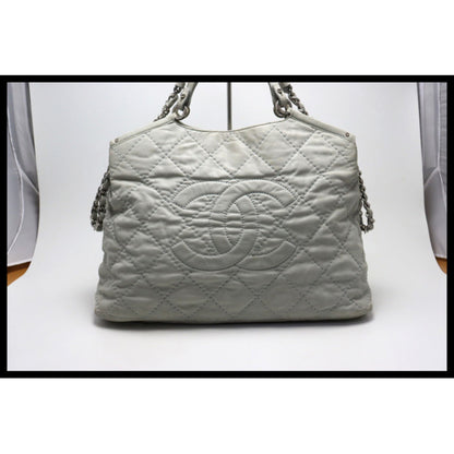 Louis Vuitton No 16 Jumbo CC Logo Metal Fittings Handbag