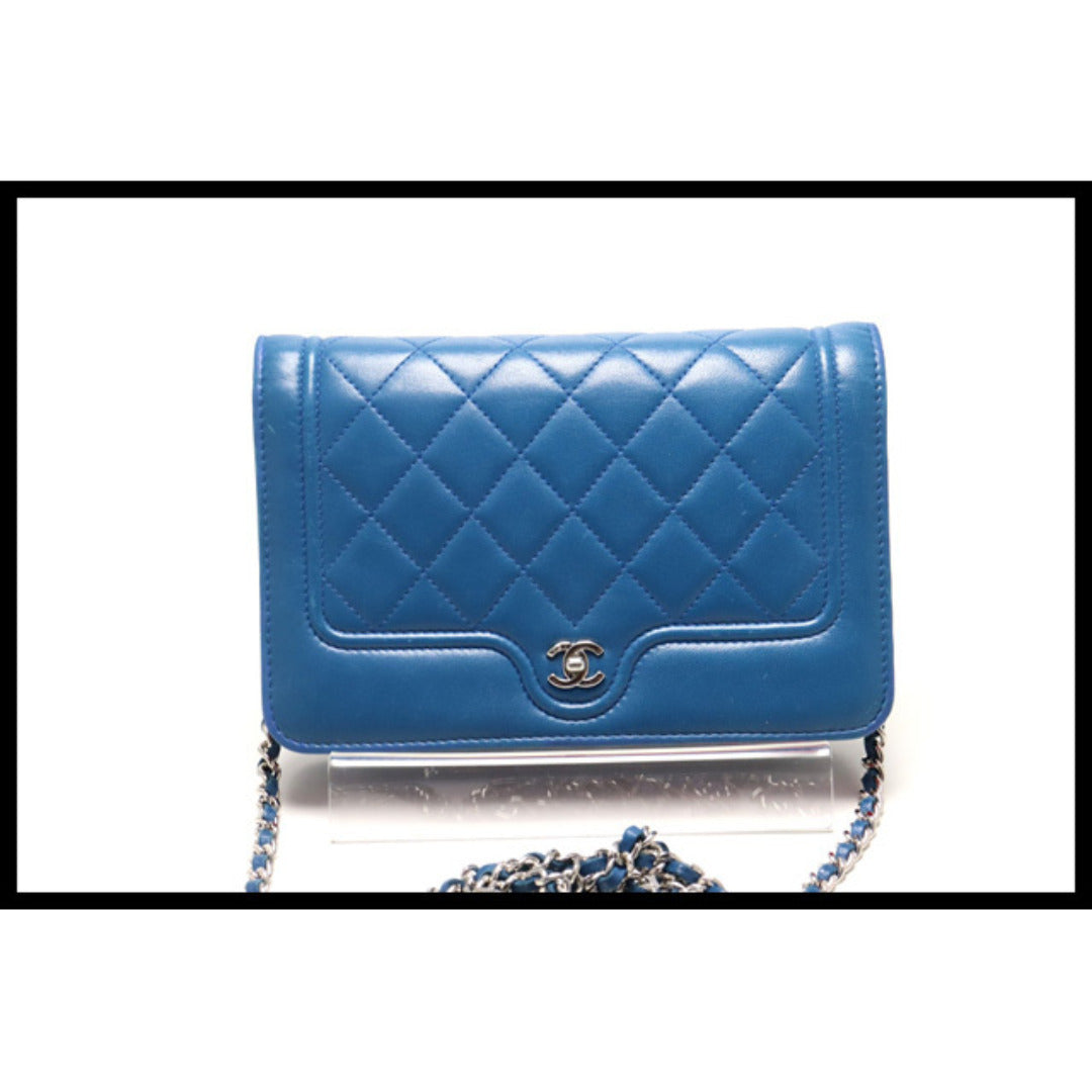 Chanel Quilted Metal Fittings Chain Wallet
