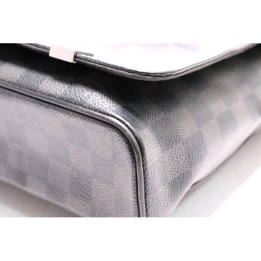Louis Vuitton District MM NM Shoulder Bag
