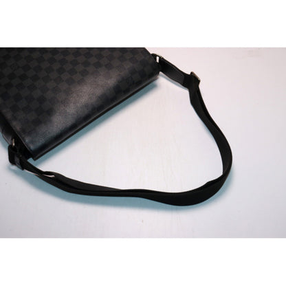 Louis Vuitton District MM NM Shoulder Bag